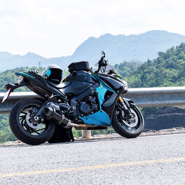 Fahrschüler auf einer Motorradtour während der Ausbildung bei der Fahrschule Dortmund GH